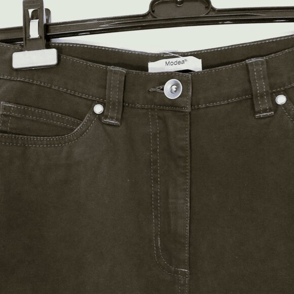 NEW, CLASSIC JEANS CUT PANTS BY MODEA COLLECTION, EUROPEAN FASHION DESIGN - Picture 3 of 7